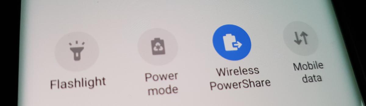 photo of the galaxy note 10 turning on wireless powershare